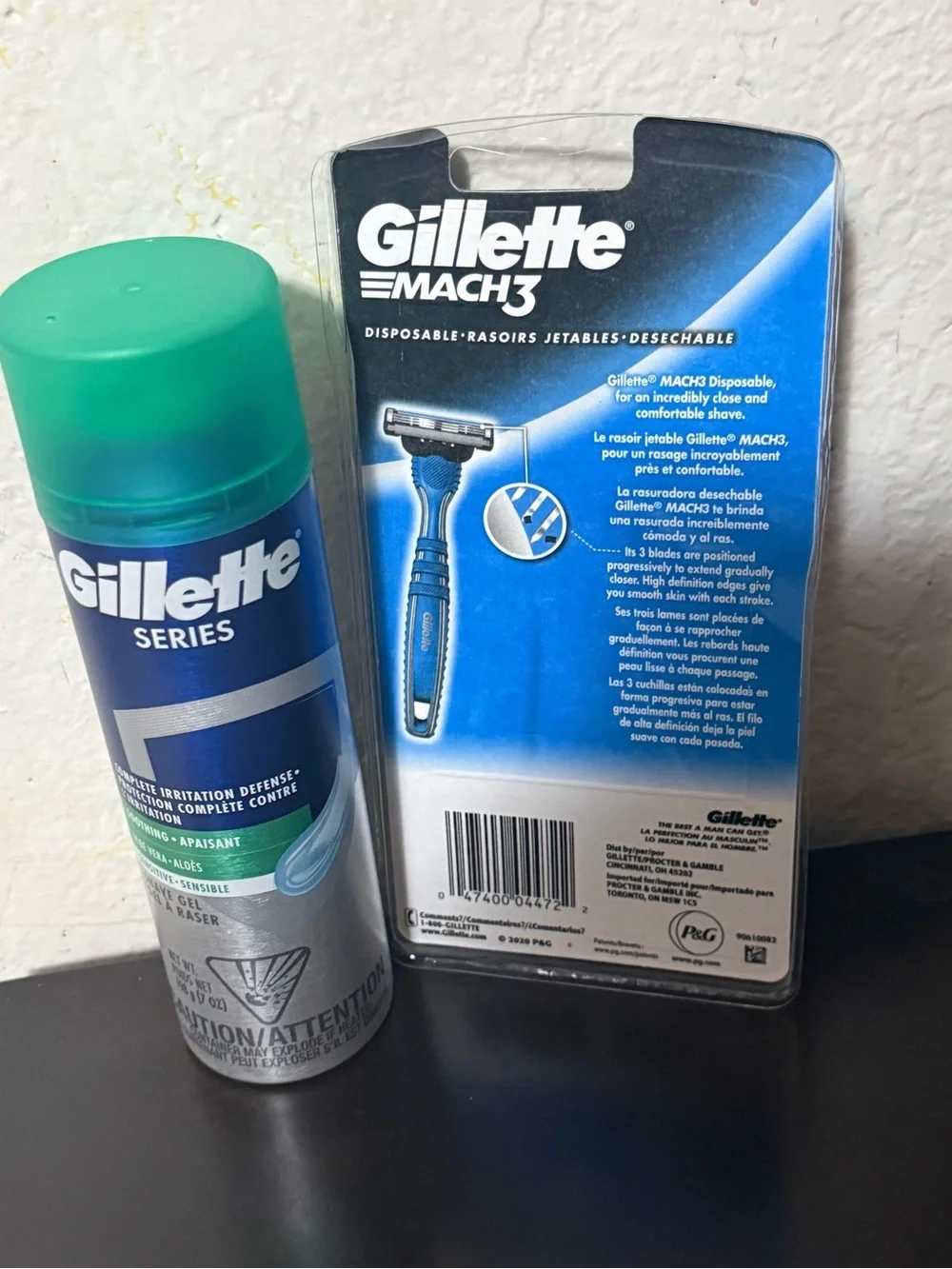 Gillette Men’s Shaving Set - Blue Disposable Razors & Green Shave Gel